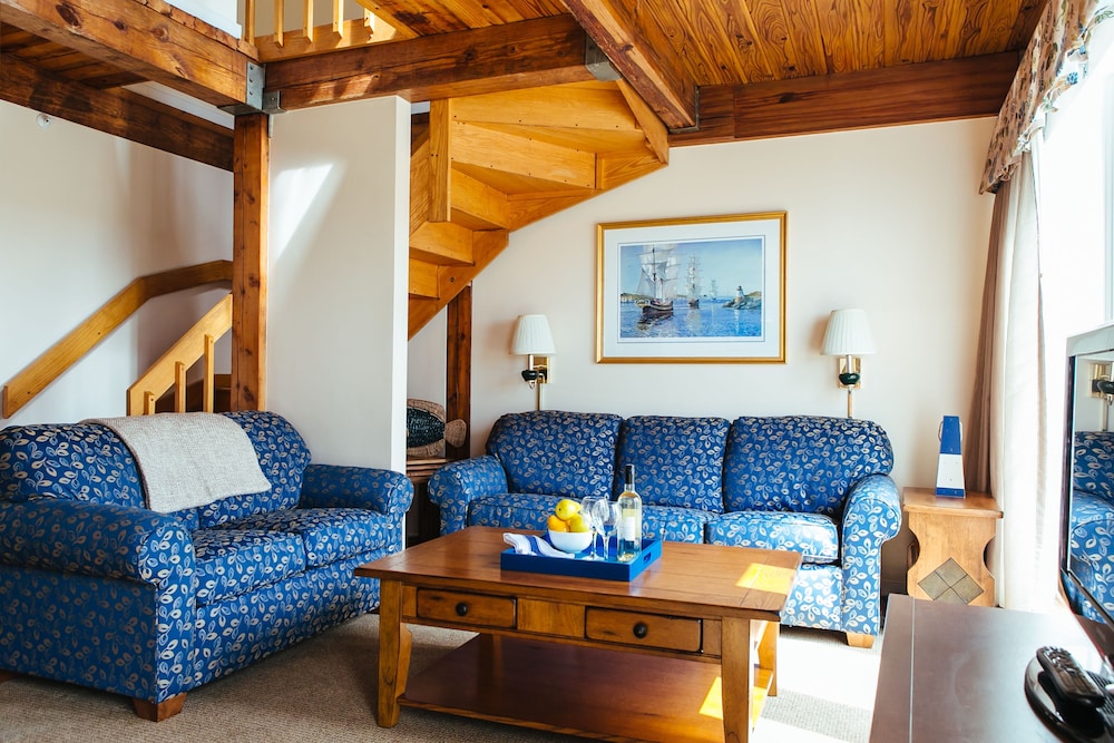Newport Bay Club and Hotel 27/45