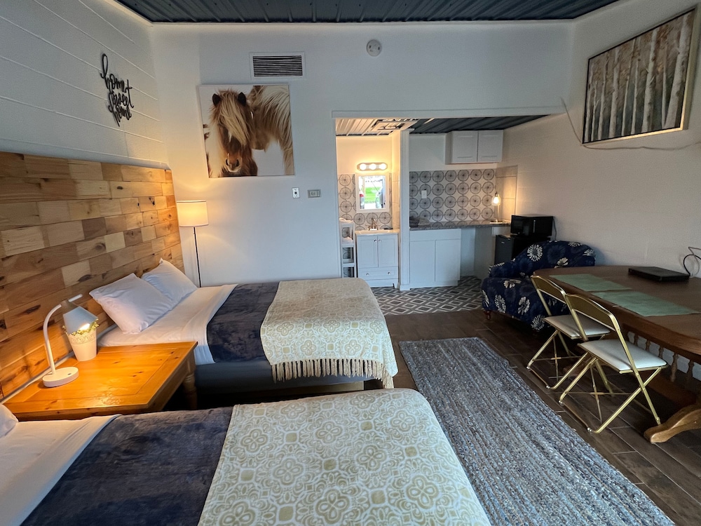 Sussex Motel 6/17