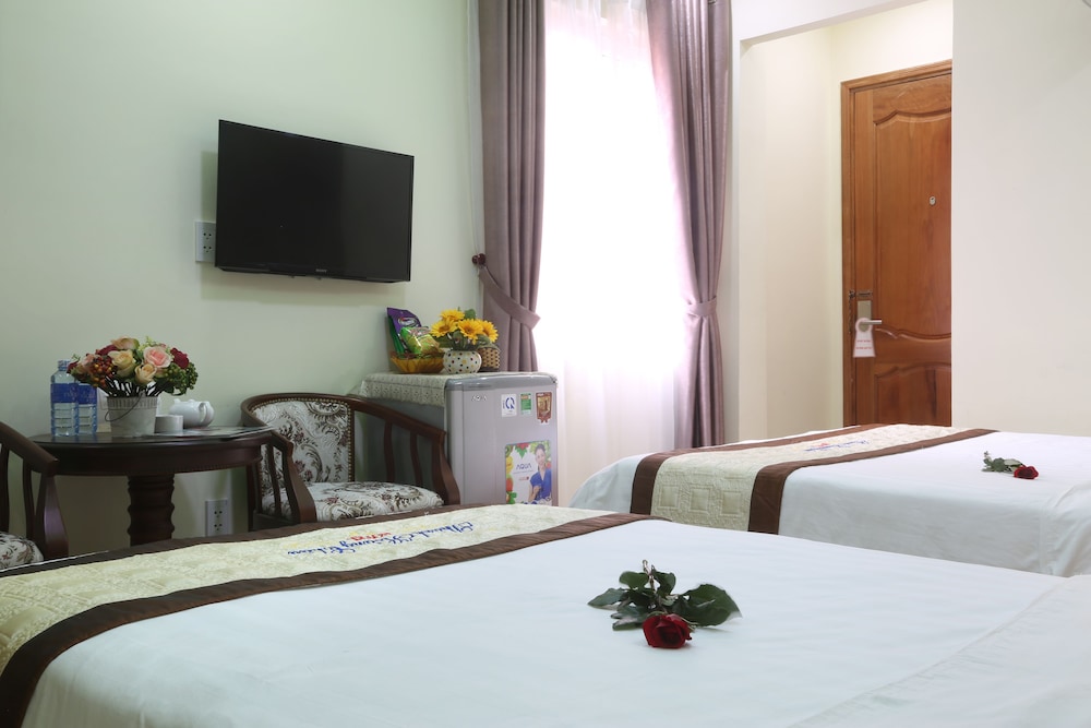 Thanh Hoang Chau Hotel 18/40