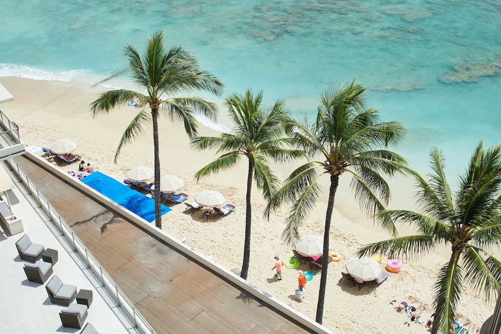 OUTRIGGER Reef Waikiki Beach Resort 7/86