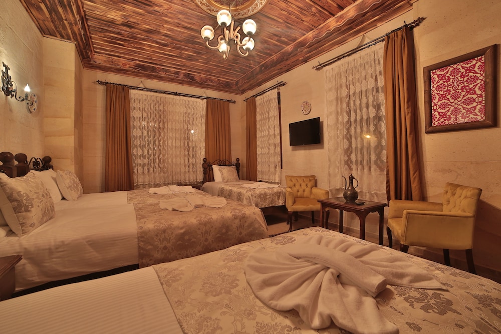 Caravanserai Inn Hotel 27/50