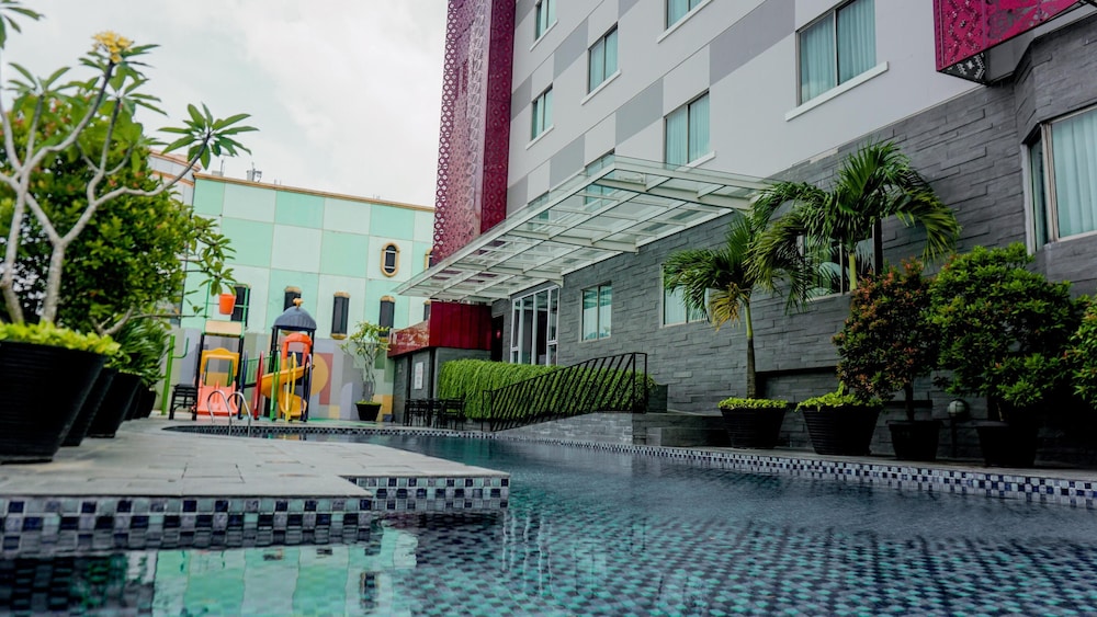 Grand Zuri Pekanbaru 41/45