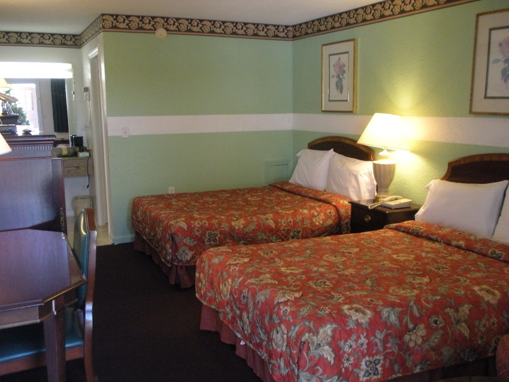 Budget Inn 6/16