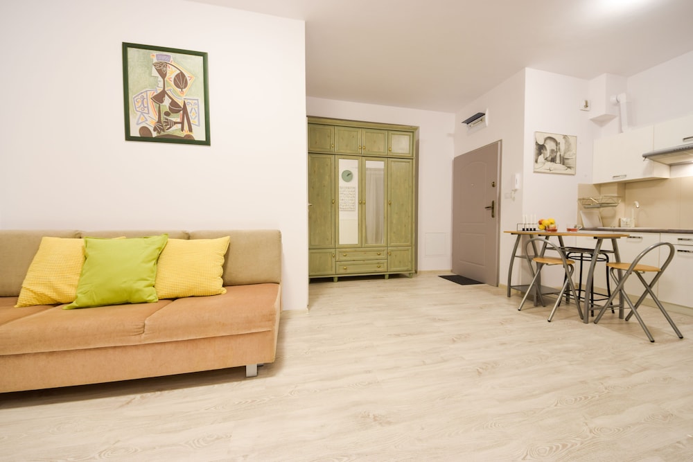 Shortstaypoland Srebrna (B36) 9/22