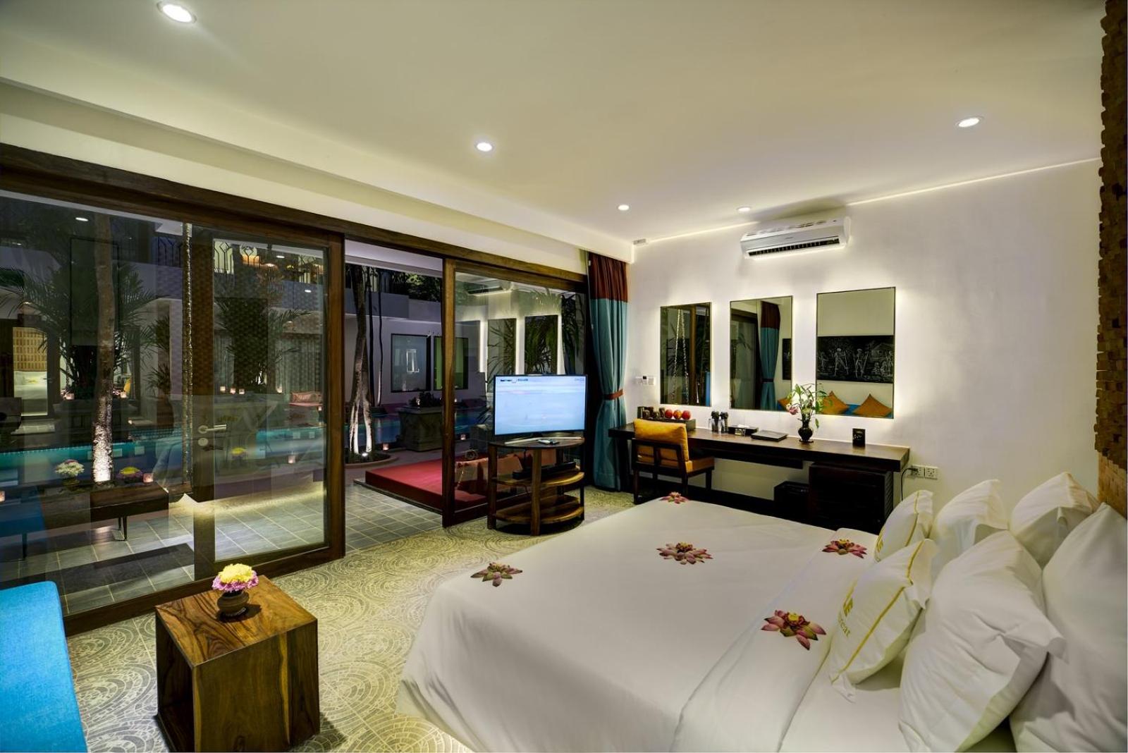 Spa, Luxury, Suite, Pool Access