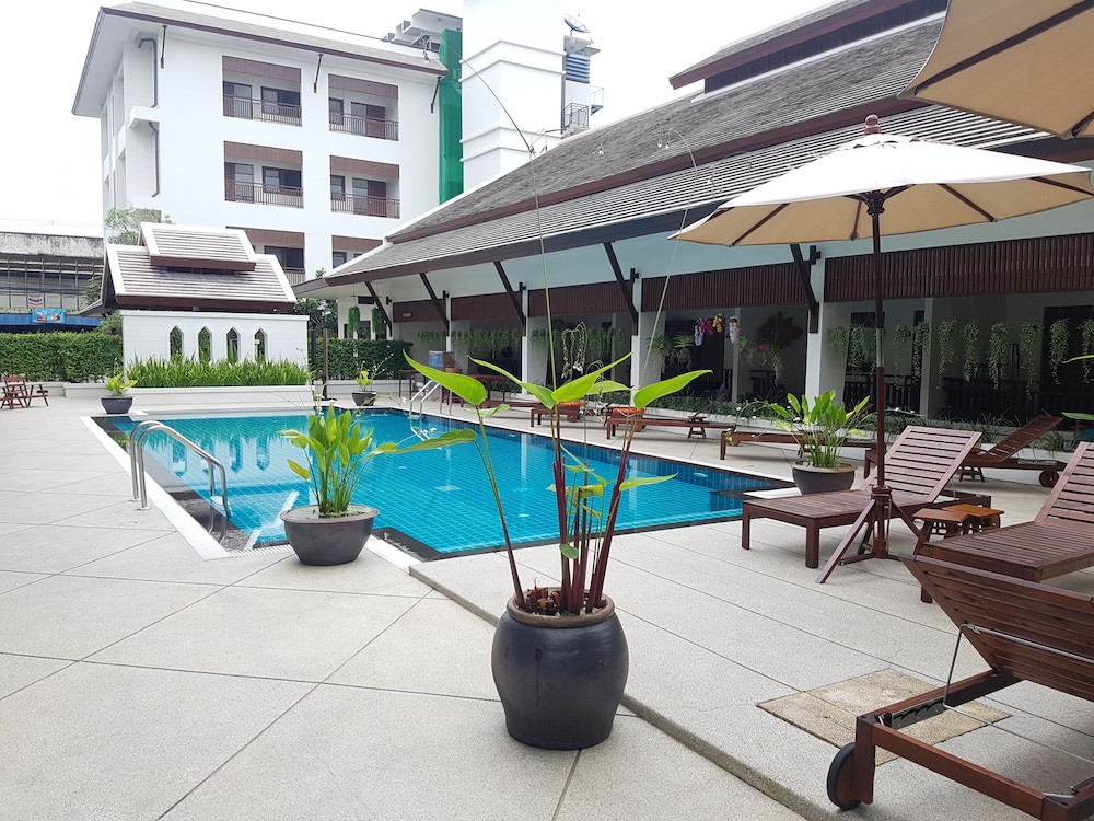 Villa Sanpakoi 64/74
