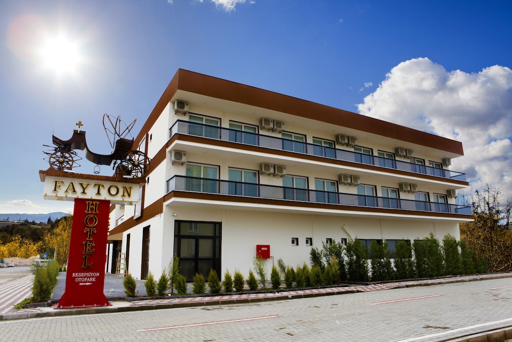 Fayton Hotel 2/25