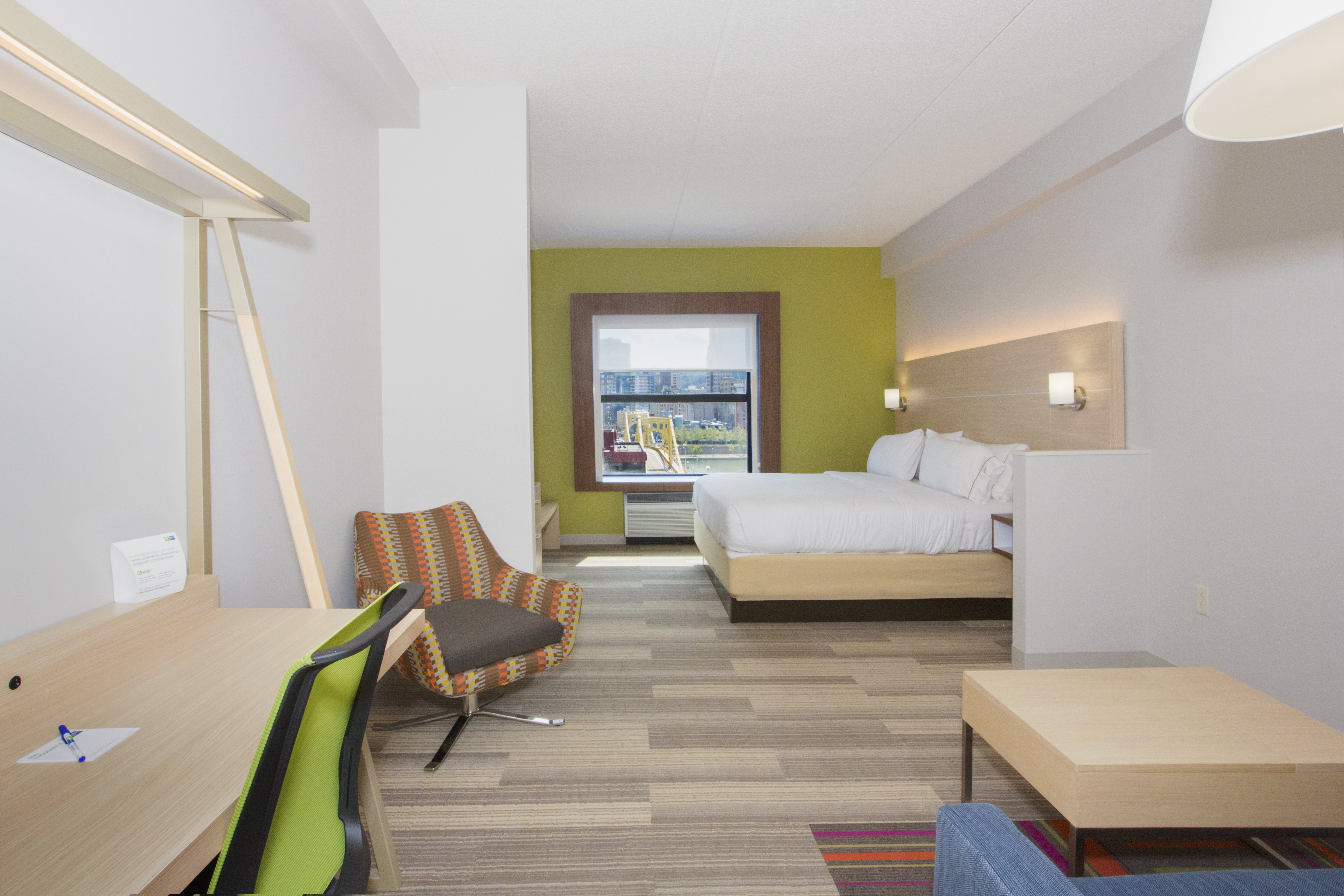 Holiday Inn Express Suites Pittsburgh North Shore 60/60