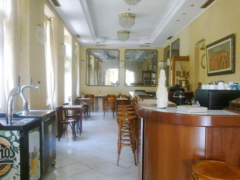 Rio Athens Hotel 38/49