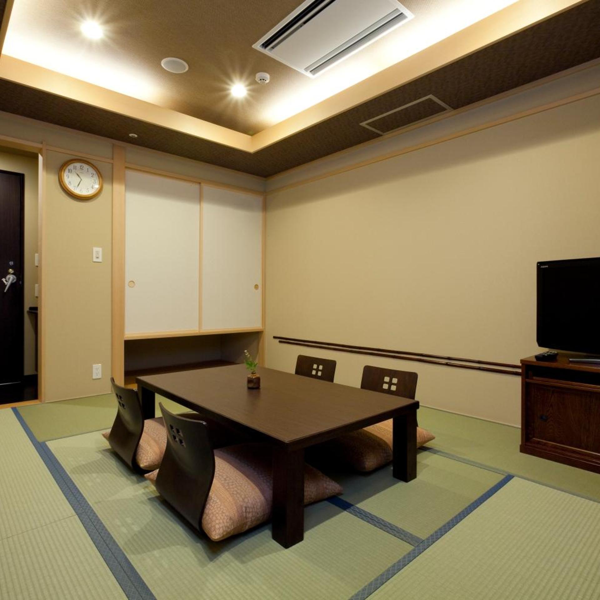 Yokohama Minato Mirai Manyo Club 15/50