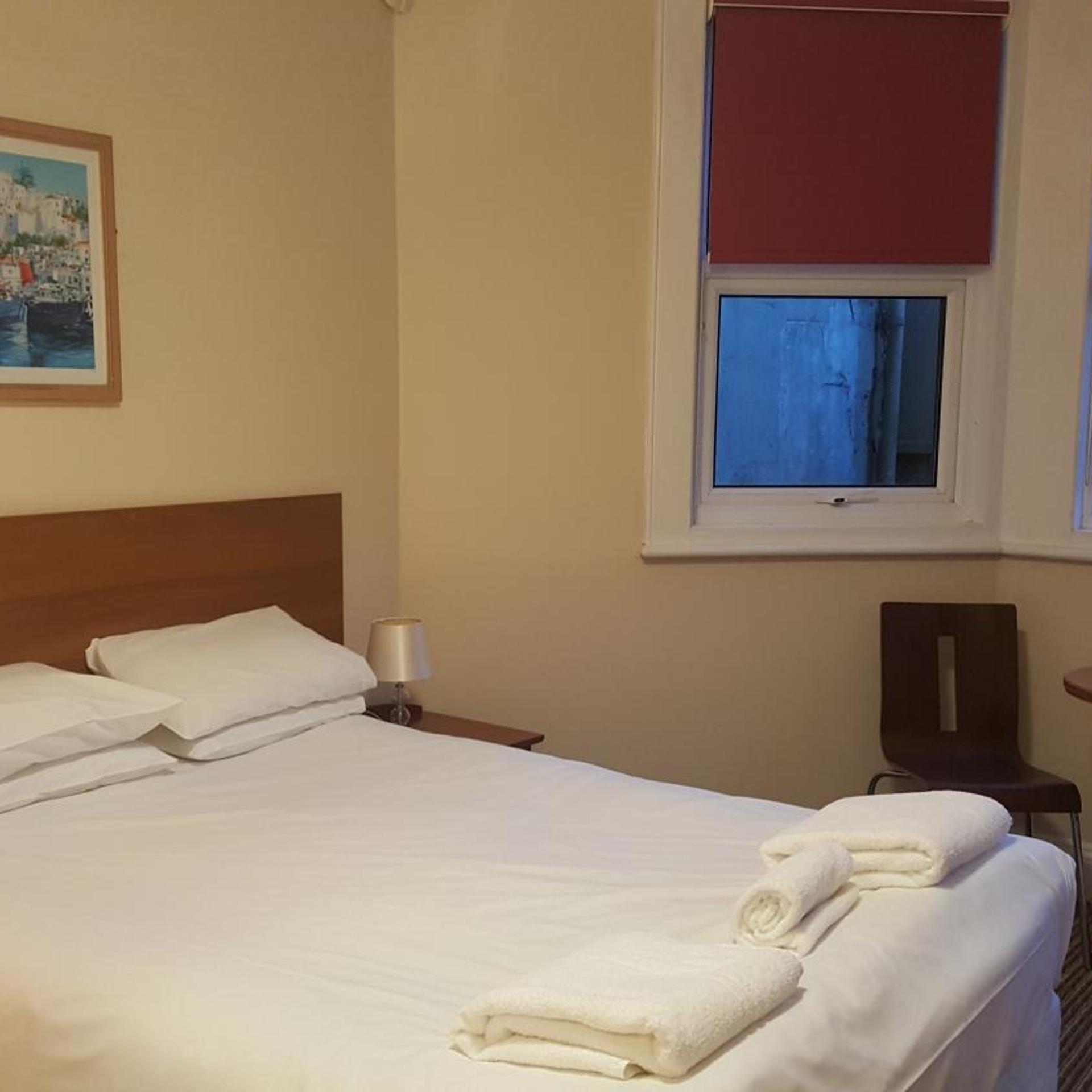 Semi Basement, Double Bed، The York Hotel 10/10