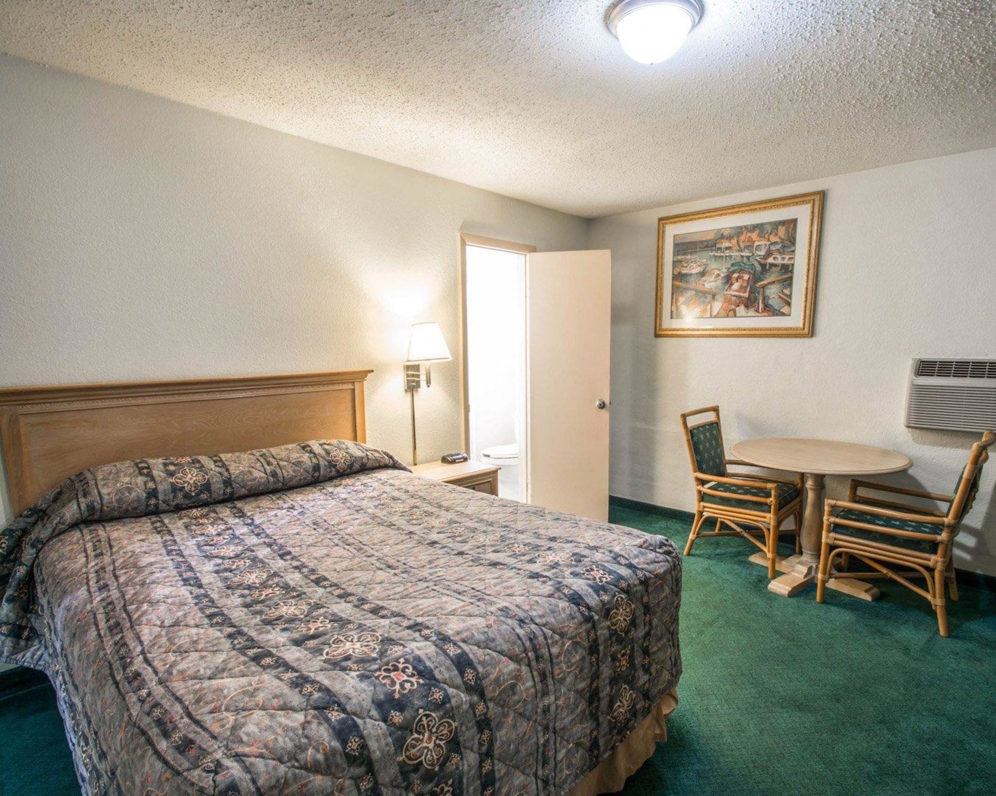 غرفة قياسية بسرير كوين، Rodeway Inn Fort Pierce US Highway 1 FL 2/3