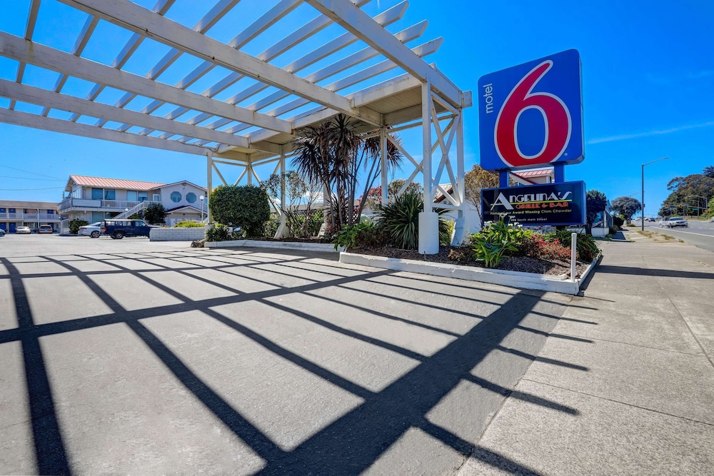 Motel6 Fort Bragg, CA 42/49