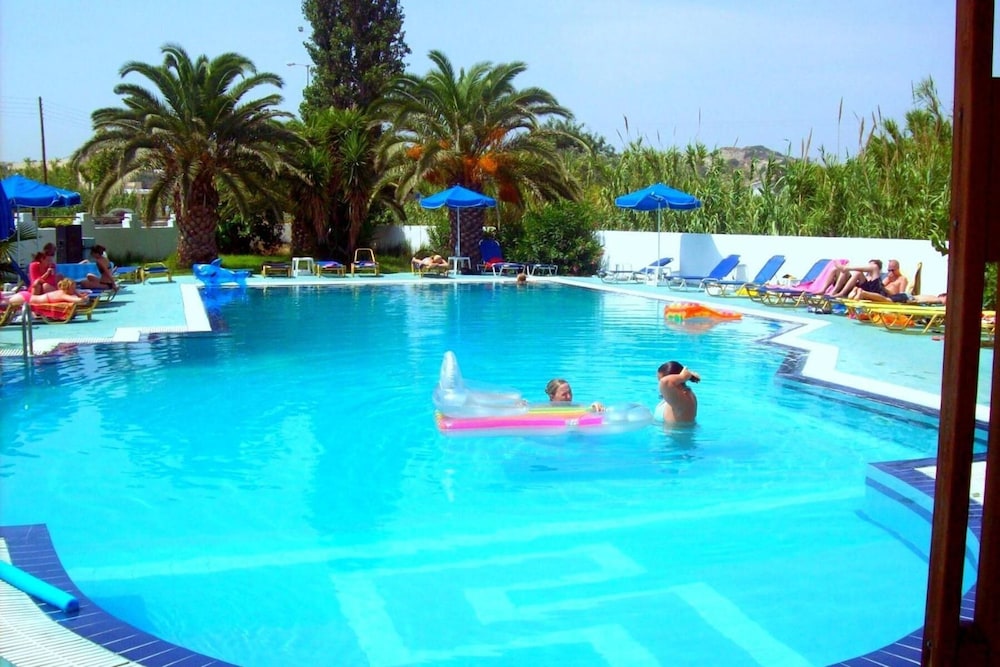 Sotirakis Hotel 36/46