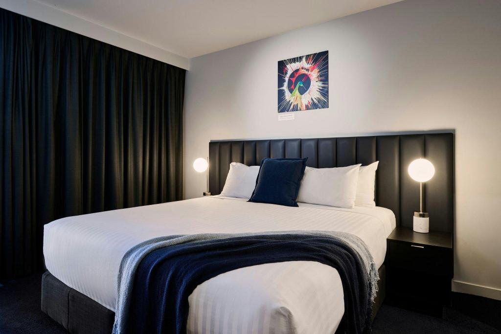 Suite, King Bed
