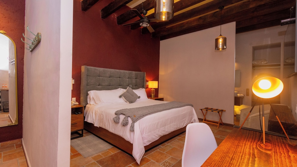غرفة قياسية بسرير كينج بشرفة، Casa Eva Hotel Boutique 2/10