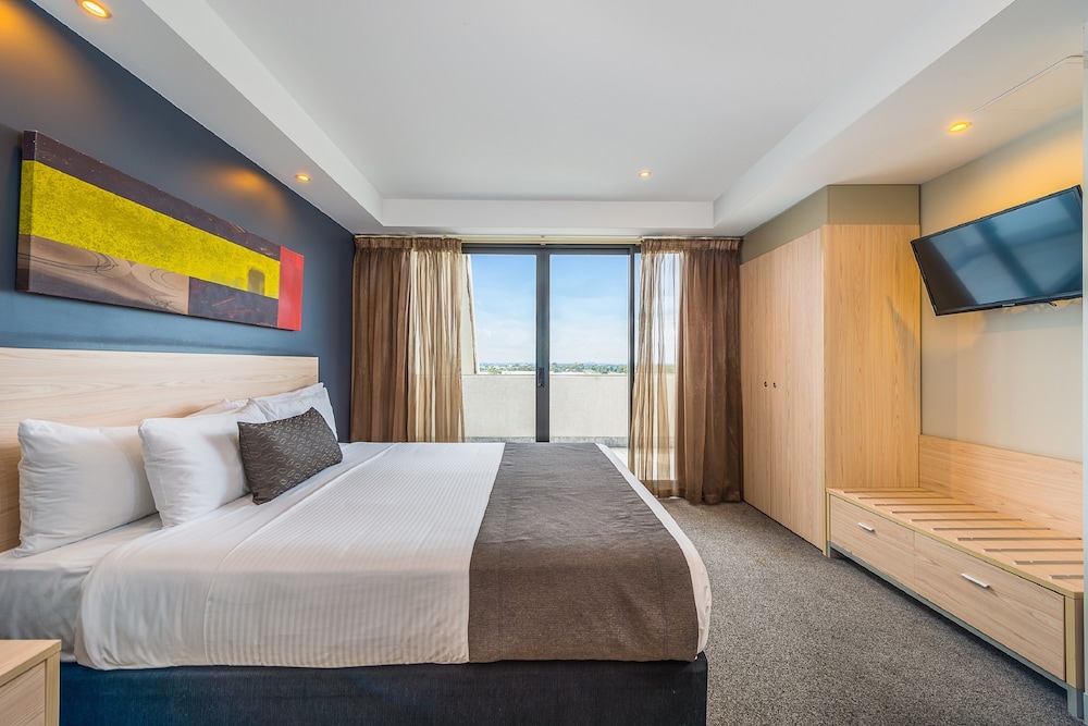 Mantra Melbourne Airport 15/50