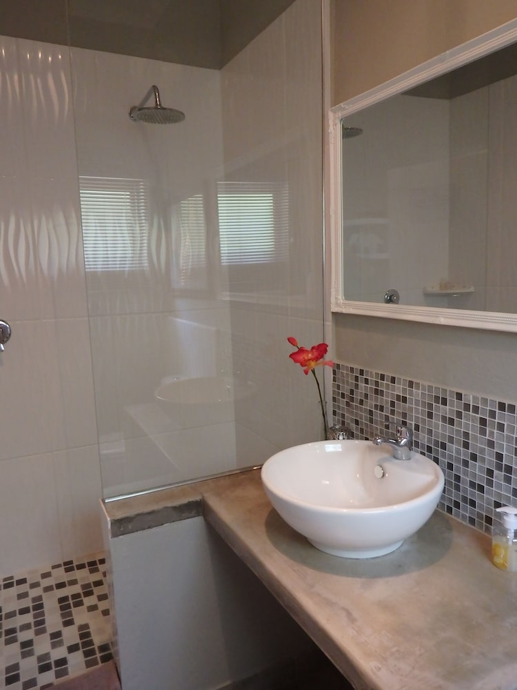 Turaco Lodge 42/47