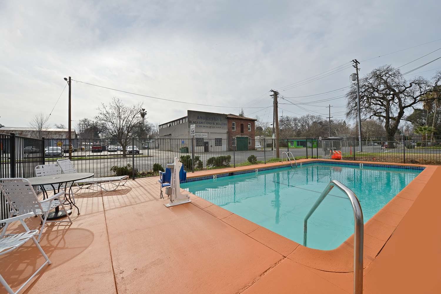 Americas Best Value Inn Chico 21/30