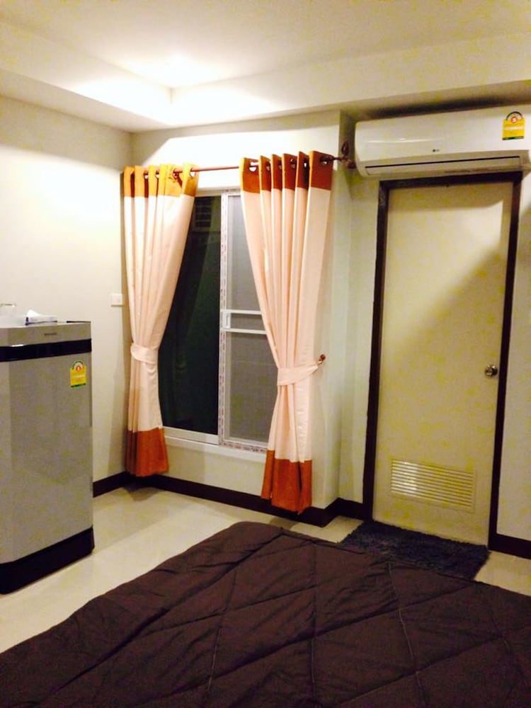 Room Riverside 11/13