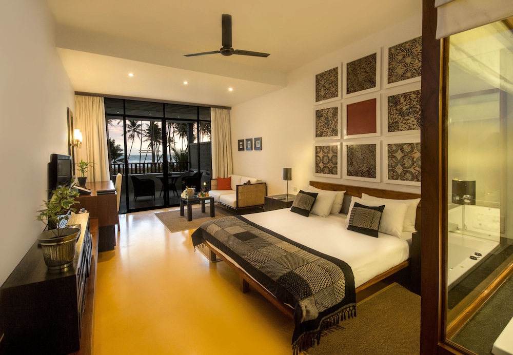 The Blue Water Hotel and Spa 13/50