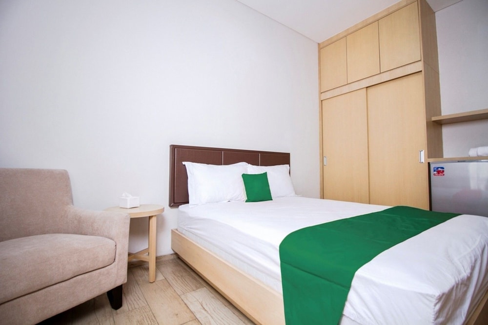 ROOM, DOUBLE BED