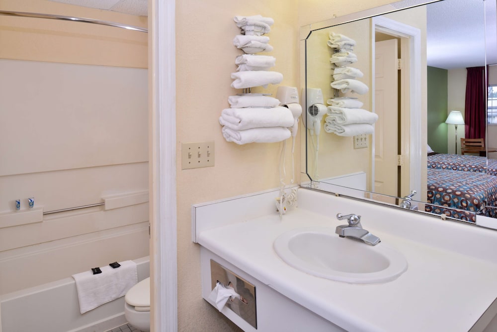 Americas Best Value Inn Edenton 19/36