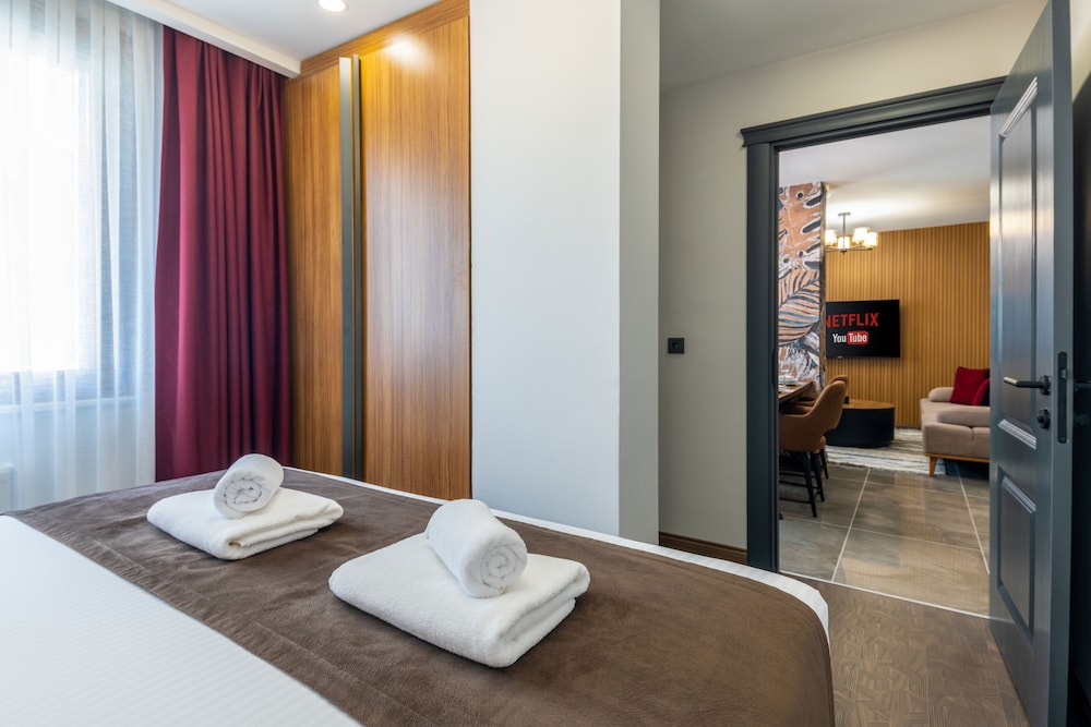 1 BEDROOM, DELUXE, APARTMENT