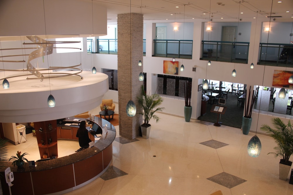 Best Western Plus Atlantic Beach Resort 14/44