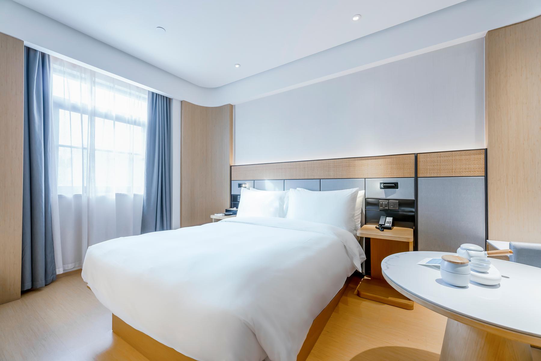 Ji Hotel Xiamen Airport District Government 17/25