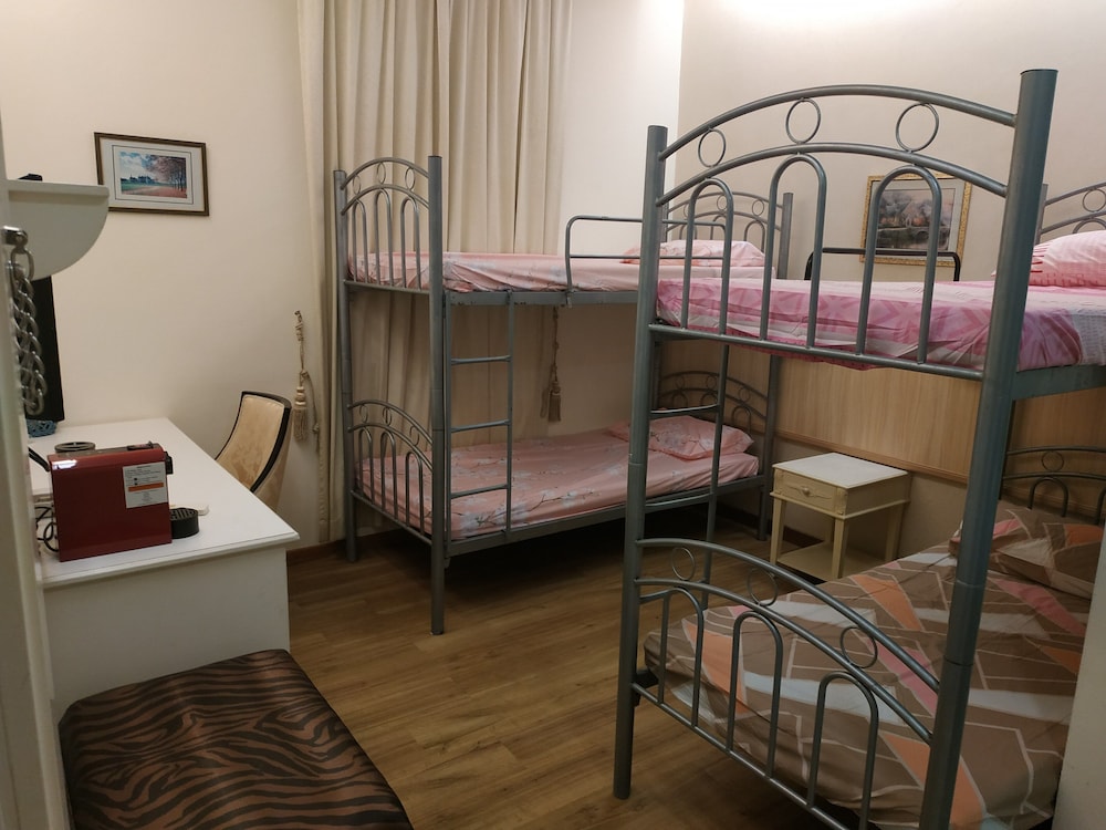 Jayleen 1918 Hotel 38/48