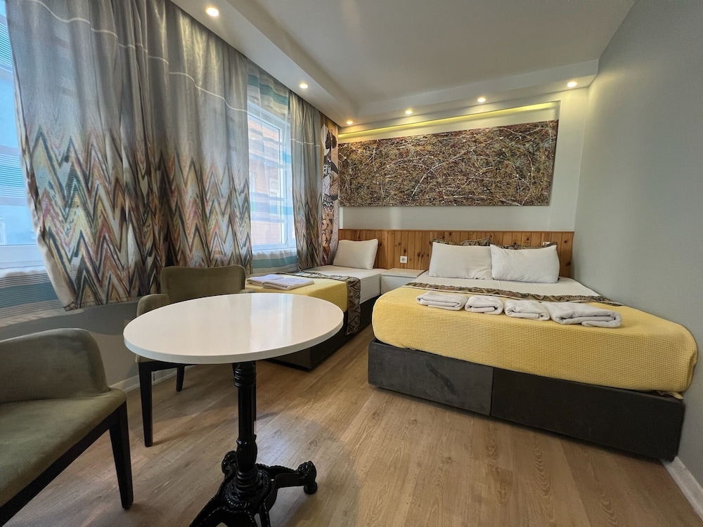 Rodin Hostel 16/44