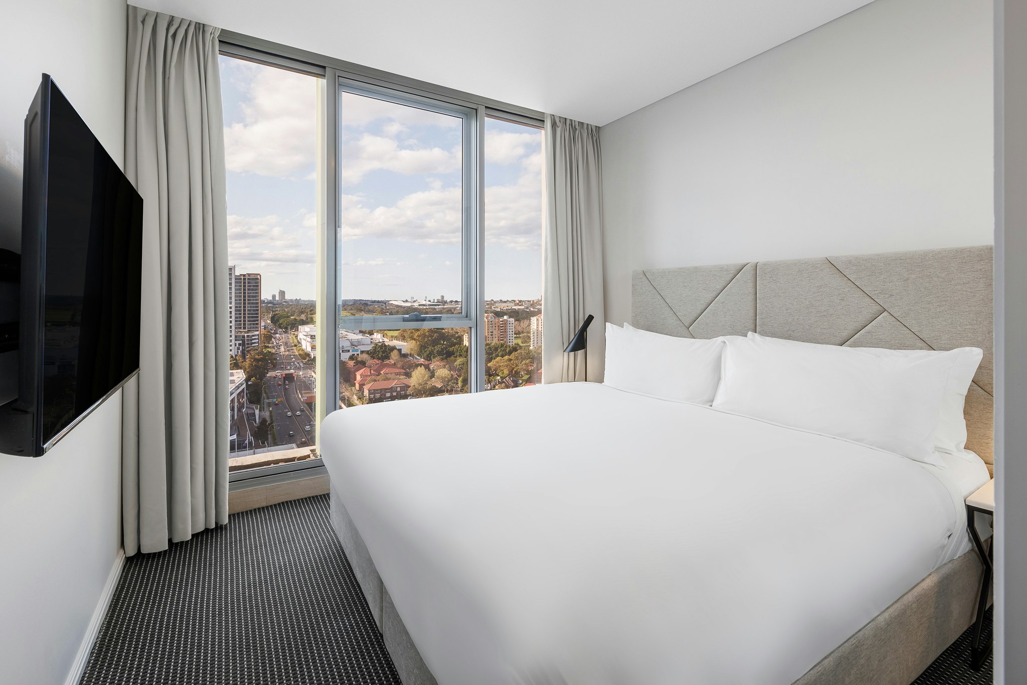 Meriton Suites Zetland 5/22