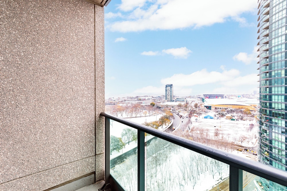 Aoc Suites - Luxury Condo - City View 6/28