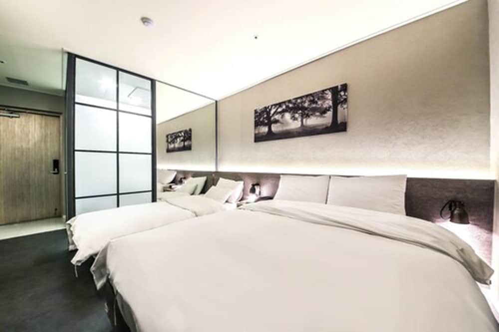 BLVD Hotel 17/29