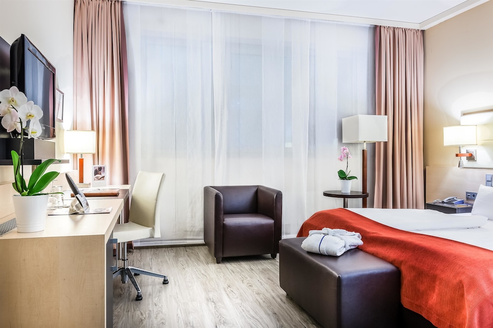 Novina Hotel Regensburg 65/66