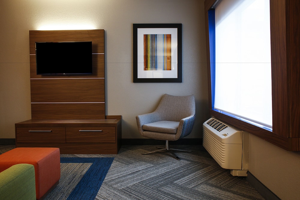 Holiday Inn Express And Suites Louisville Downtown 50/71