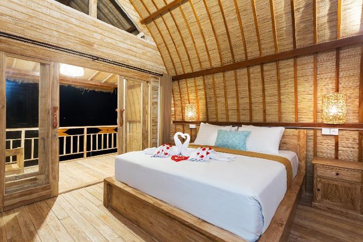 ROOM, DOUBLE BED, BALCONY