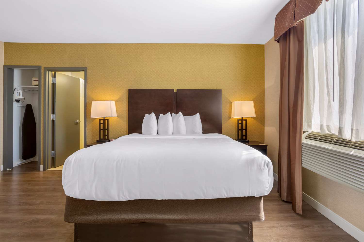 Best Western Plus Plaza Hotel Long Island City 8/22