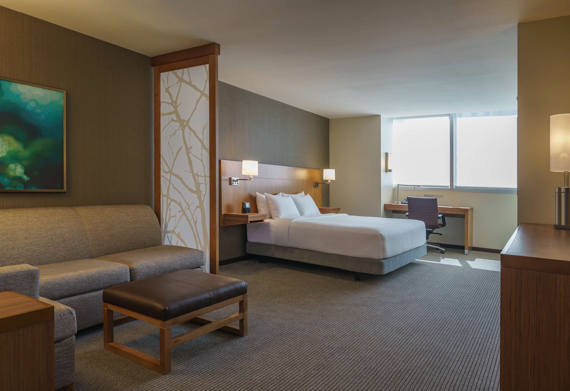 ROOM, KING BED, SOFA