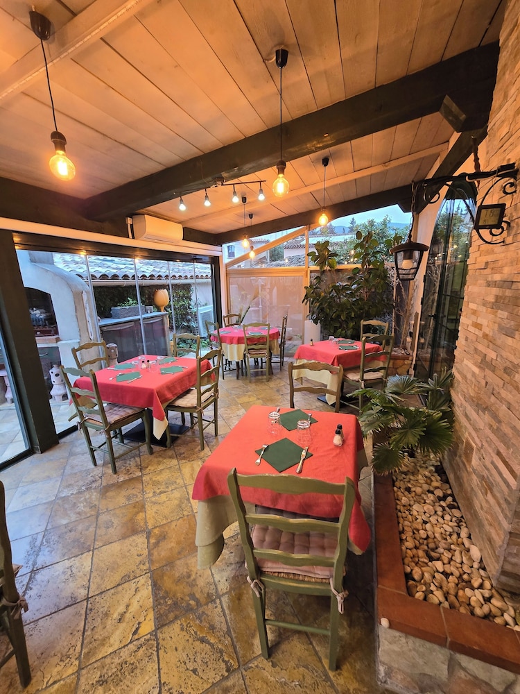 Auberge Les Arômes 32/45