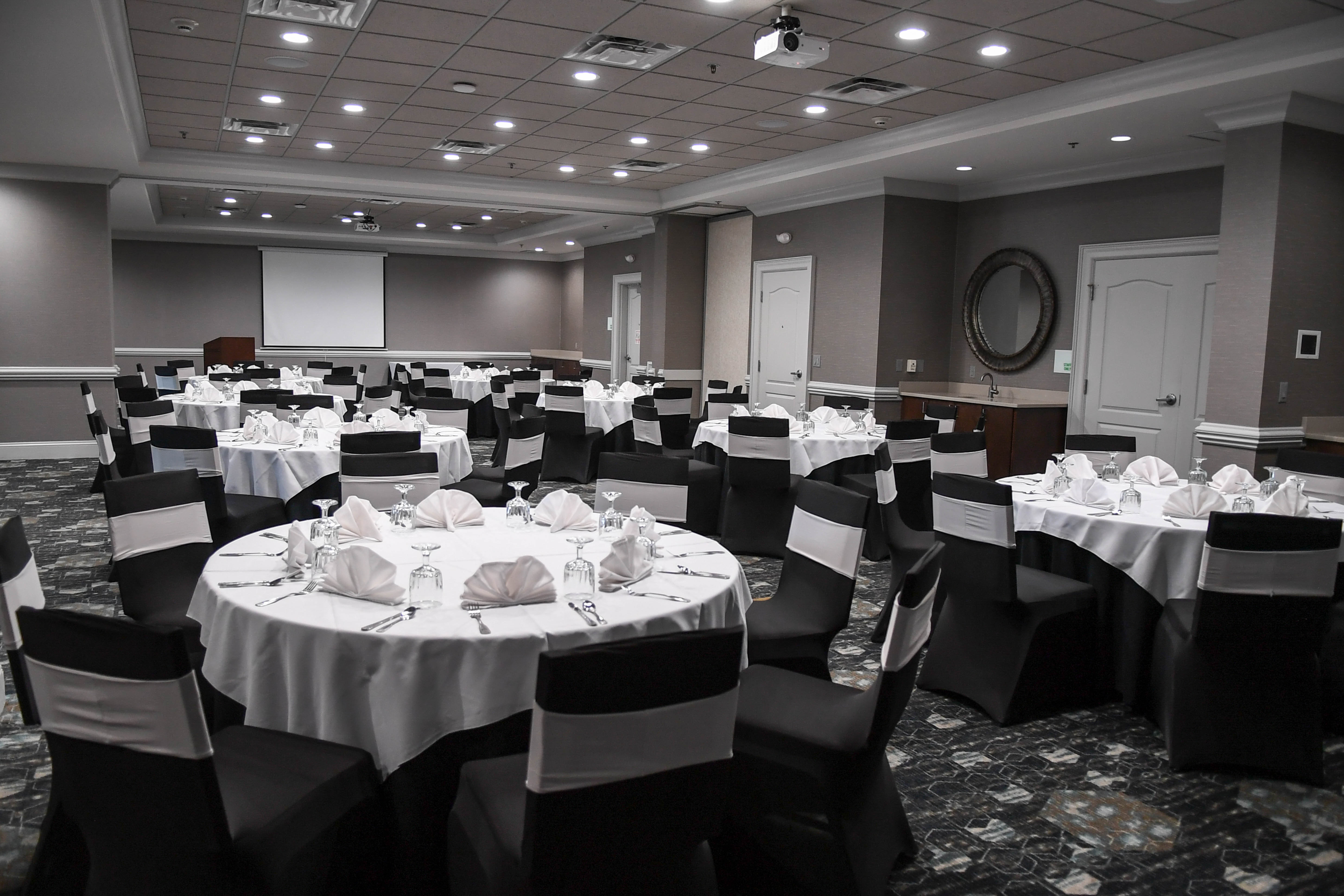 Holiday Inn Valdosta Conference Center 67/76
