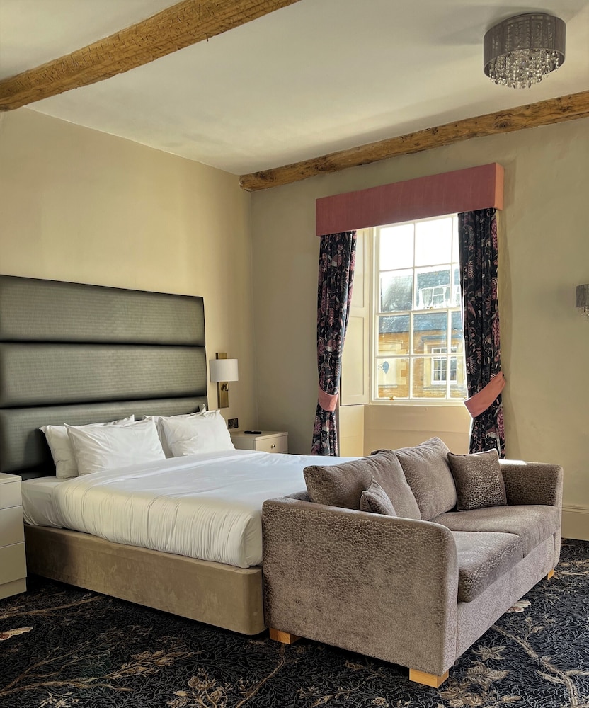 The Haycock Hotel 14/50