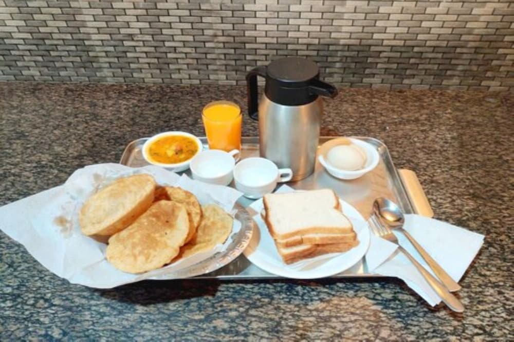 HOTEL SHAMBHU 14/18