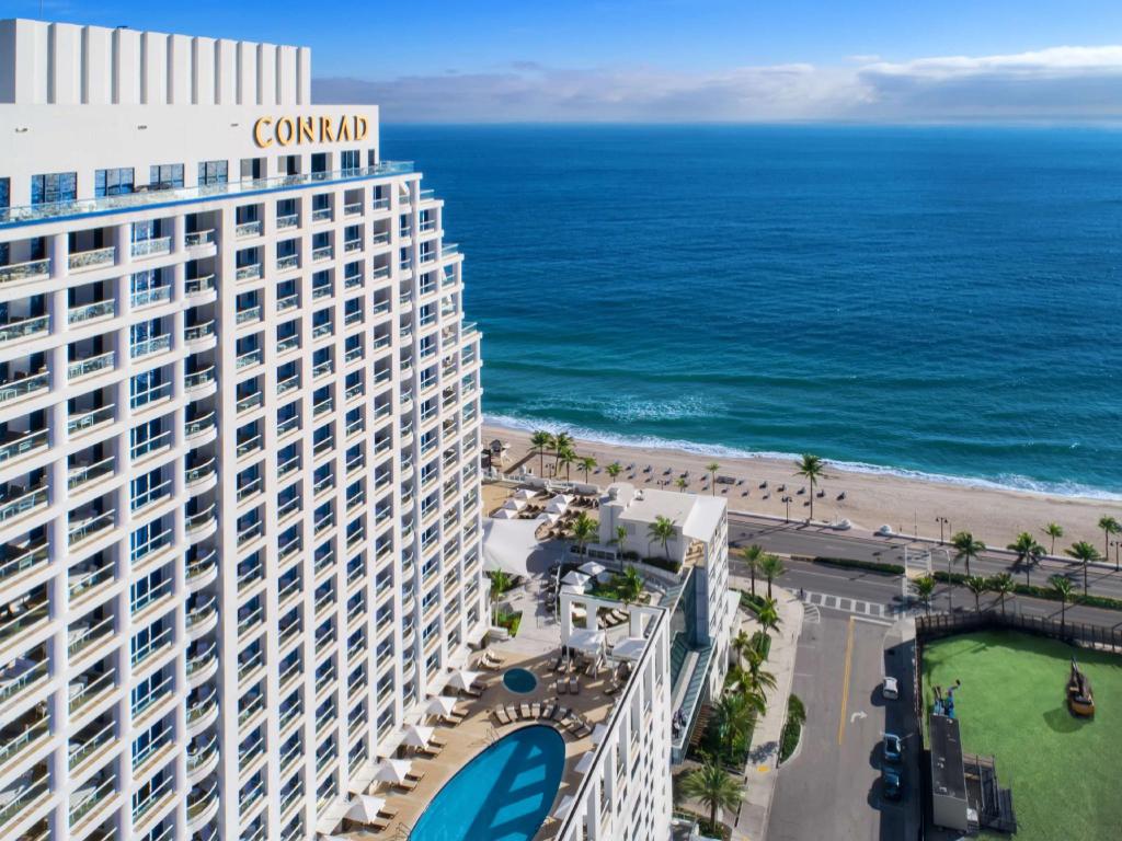 3 Bedrooms, Residence, 1 King and 2 Queen Beds, Intracoastal or Ocean View