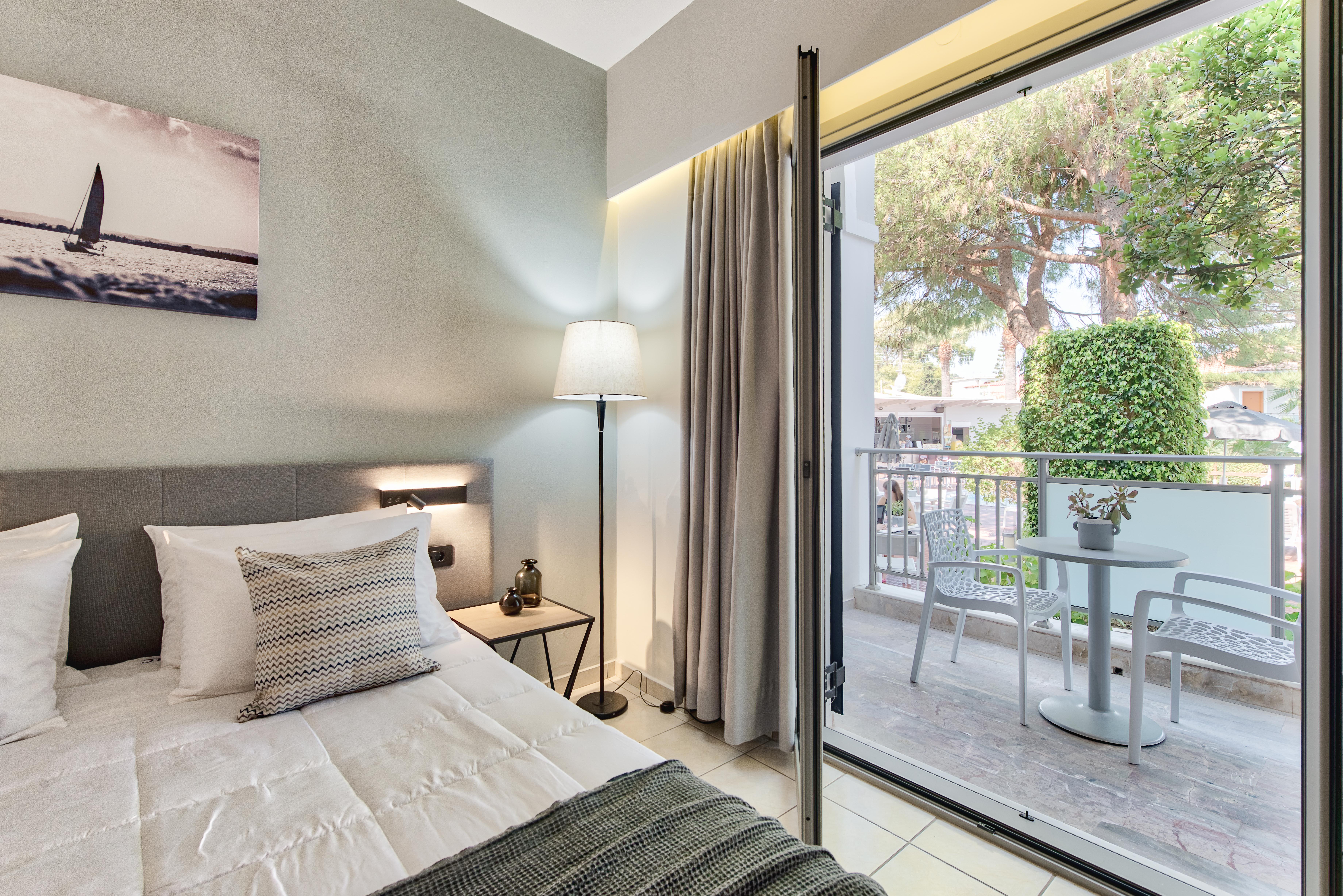 DOUBLE ROOM PREMIUM POOL VIEW