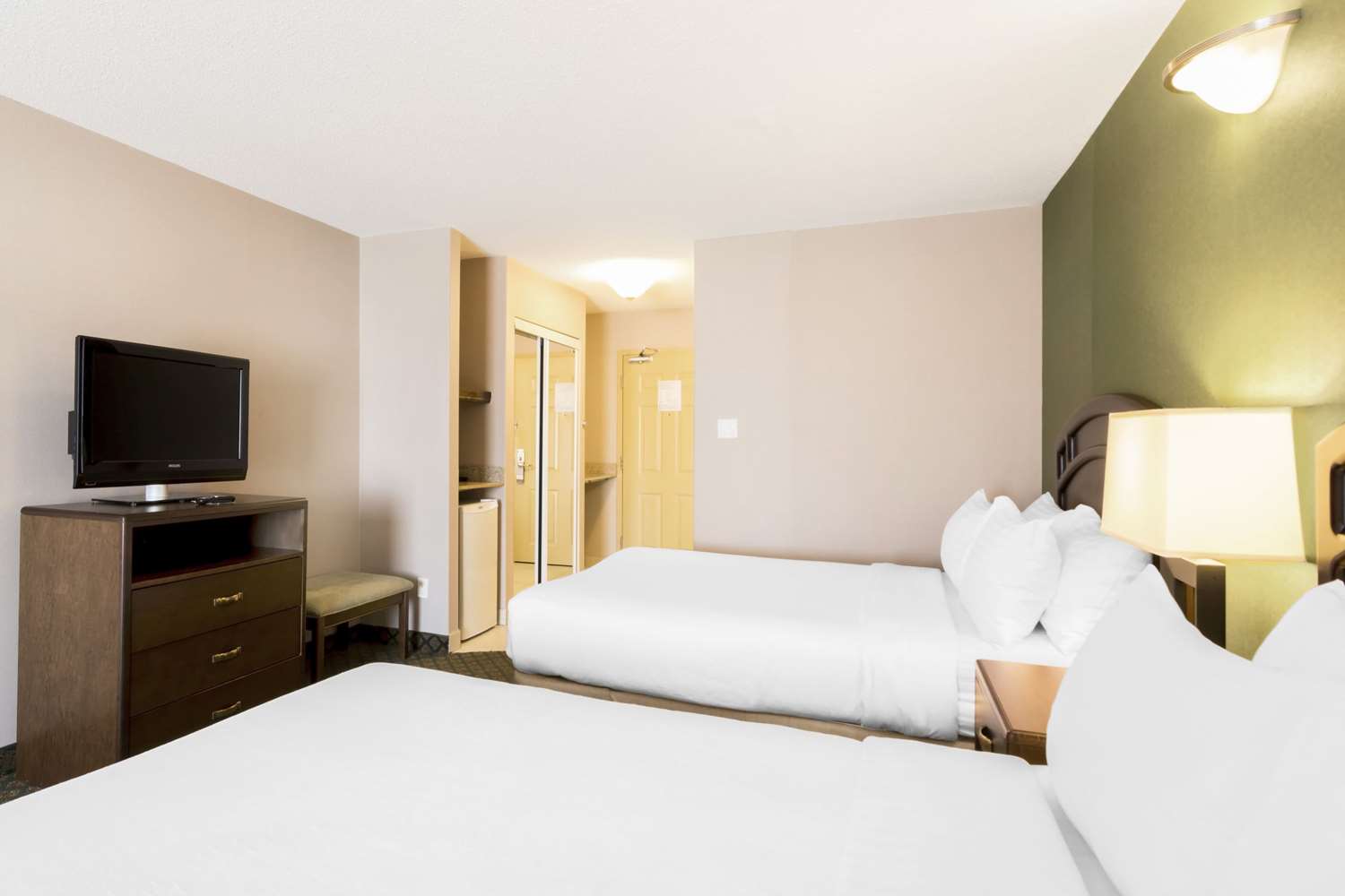 غرفة بسريرين كوين، Clarion Hotel & Conference Centre Sherwood Park 2/6