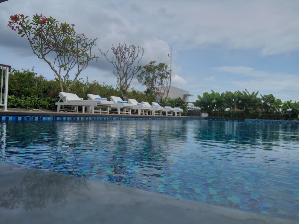 Jambuluwuk Oceano Seminyak Hotel 68/77