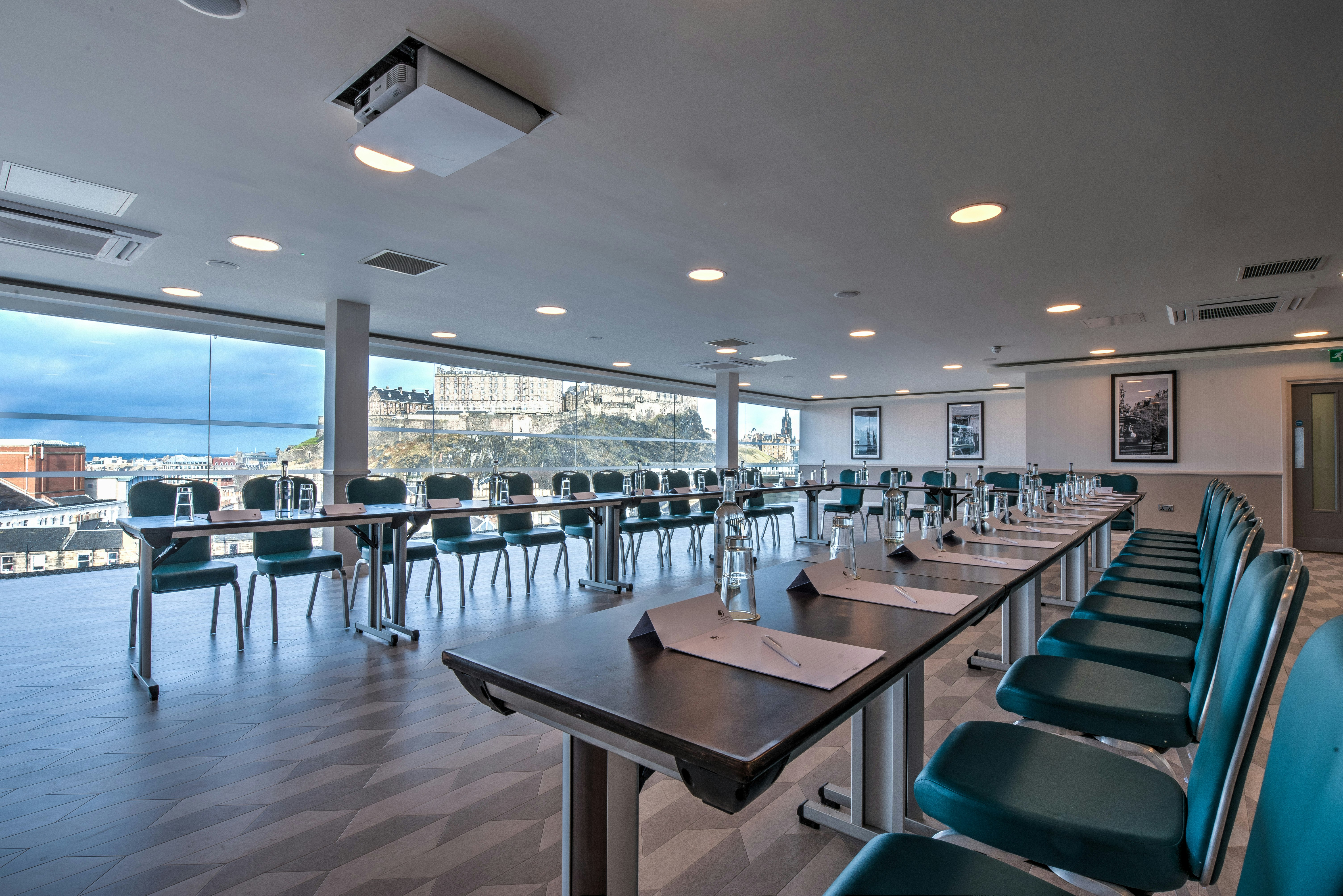 Doubletree By Hilton Edinburgh City Centre 50/64