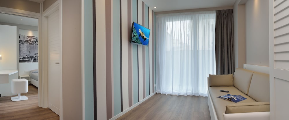 Embassy Hotel & Spa 30/43